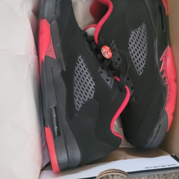 Authentic Alternate 90 Retro 5 - Picture 1 of 1